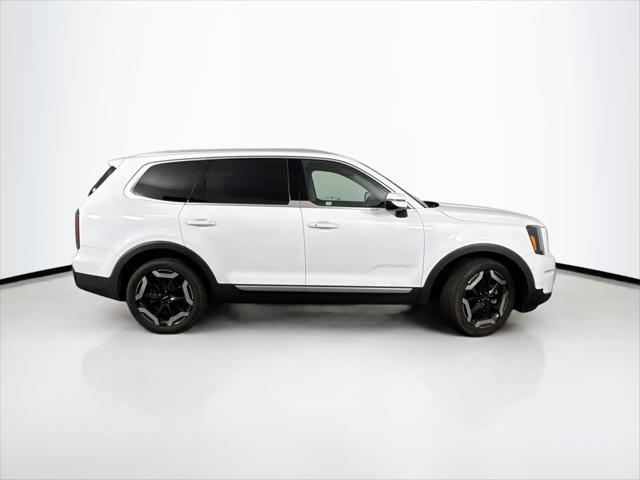 used 2023 Kia Telluride car, priced at $38,000