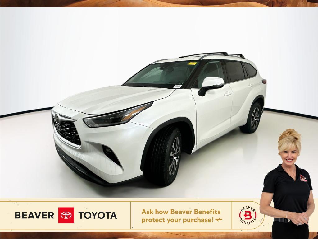 used 2021 Toyota Highlander car, priced at $33,000