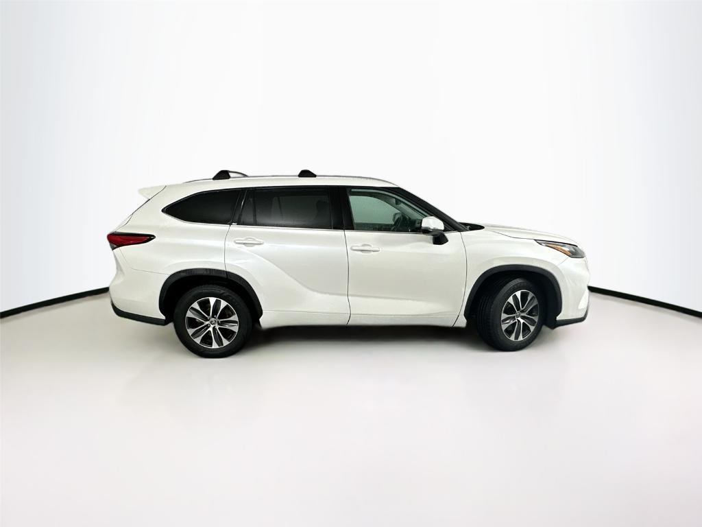 used 2021 Toyota Highlander car, priced at $33,000