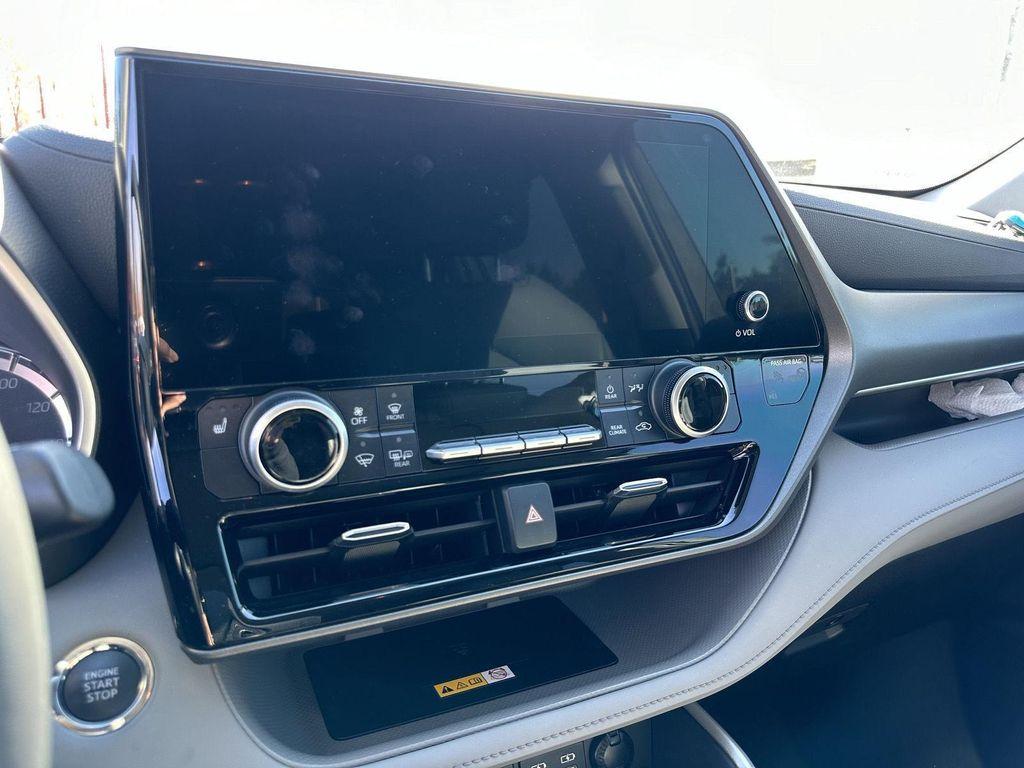 used 2023 Toyota Highlander car, priced at $40,000
