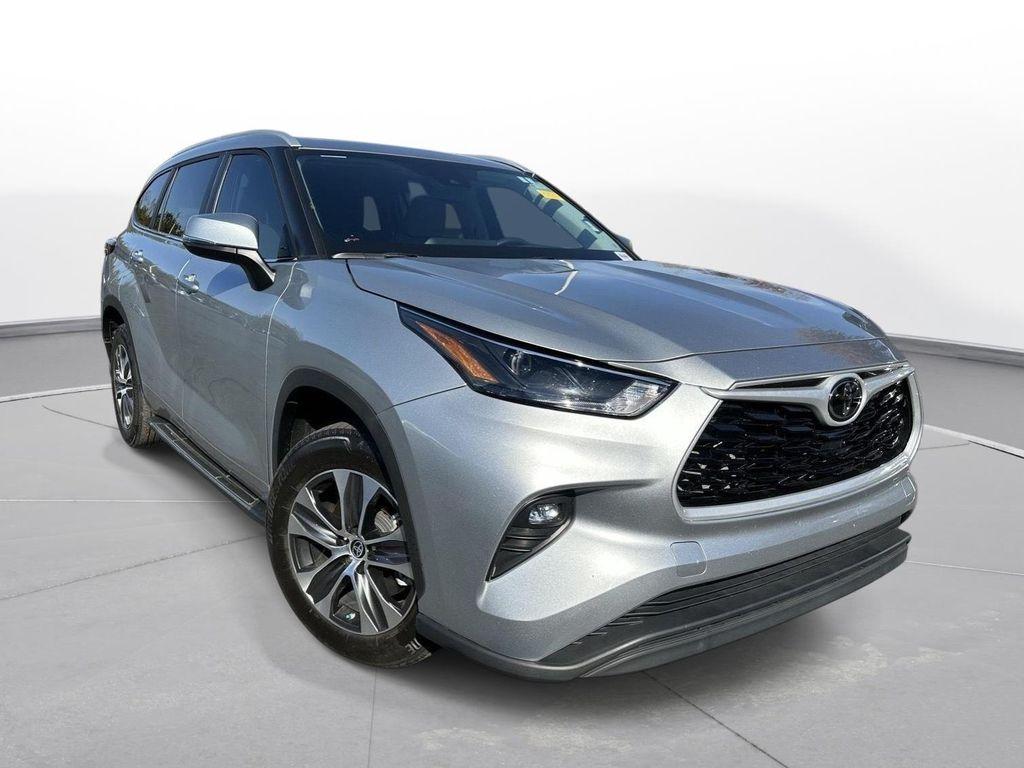 used 2023 Toyota Highlander car, priced at $40,000
