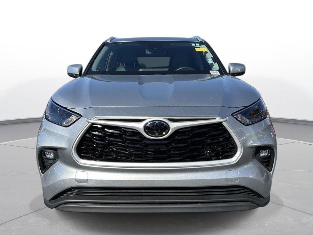 used 2023 Toyota Highlander car, priced at $40,000