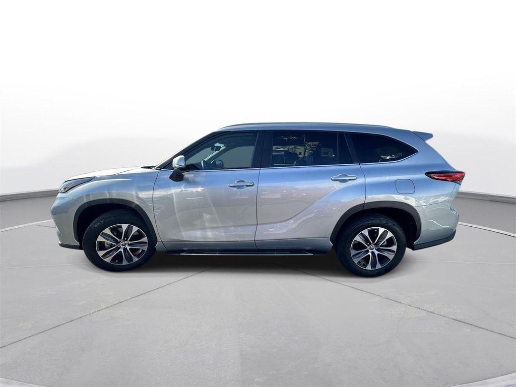 used 2023 Toyota Highlander car, priced at $40,000