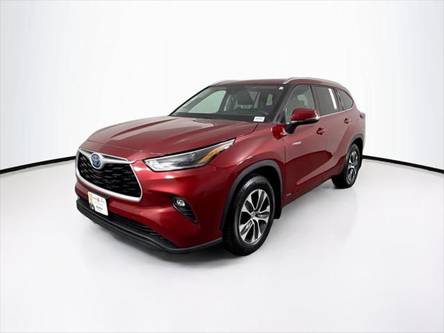 used 2021 Toyota Highlander Hybrid car, priced at $37,500