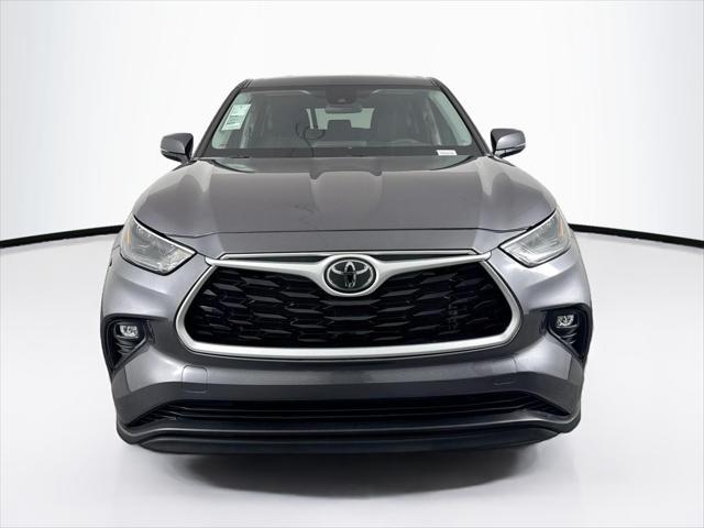 used 2022 Toyota Highlander car, priced at $35,000