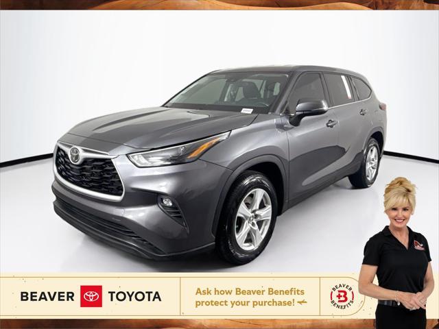 used 2022 Toyota Highlander car, priced at $35,500
