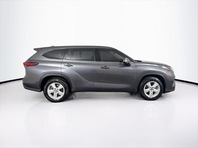 used 2022 Toyota Highlander car, priced at $35,000