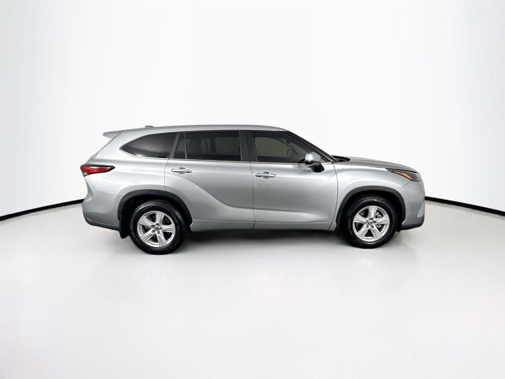 used 2023 Toyota Highlander Hybrid car, priced at $40,000