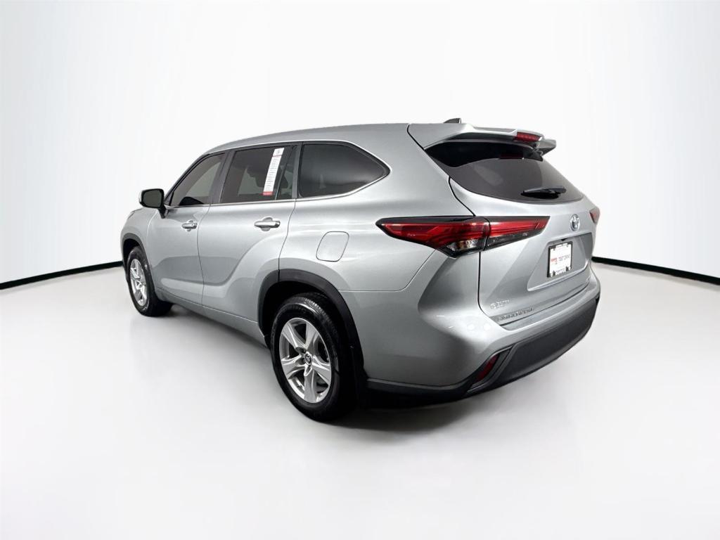 used 2023 Toyota Highlander Hybrid car, priced at $40,000