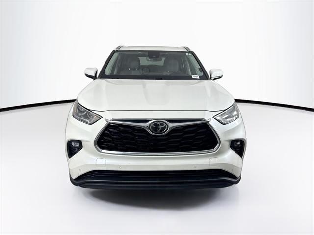 used 2021 Toyota Highlander car, priced at $33,000