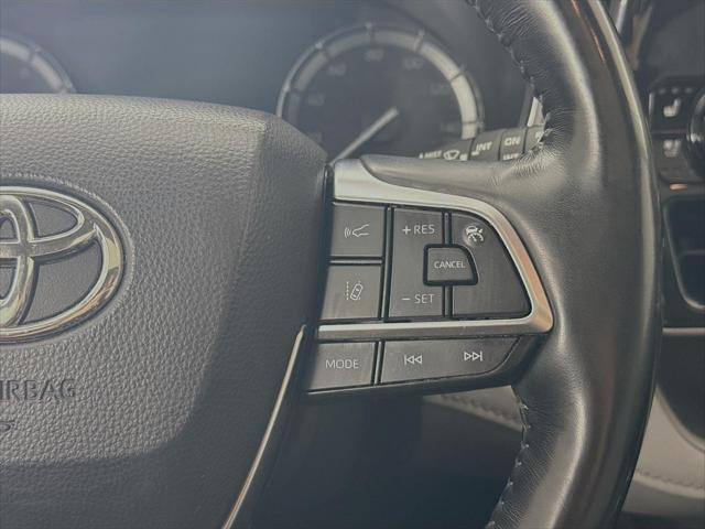 used 2021 Toyota Highlander car, priced at $33,000