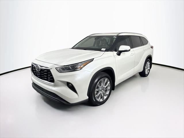 used 2021 Toyota Highlander car, priced at $33,000