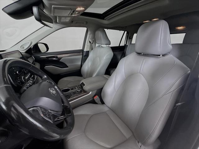 used 2021 Toyota Highlander car, priced at $33,000