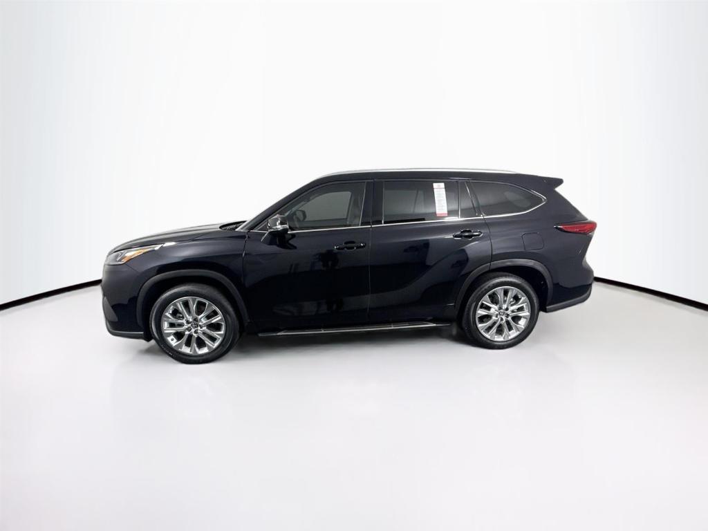 used 2023 Toyota Highlander car, priced at $43,500