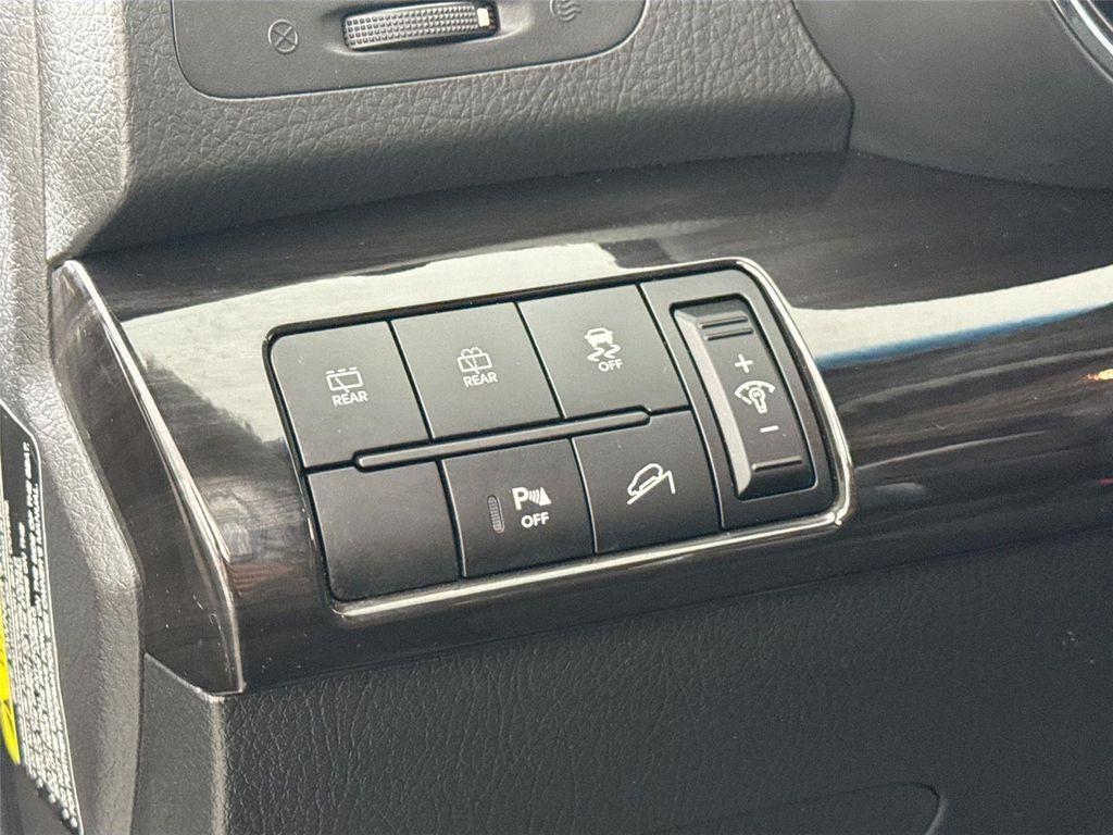 used 2011 Kia Sorento car, priced at $10,300