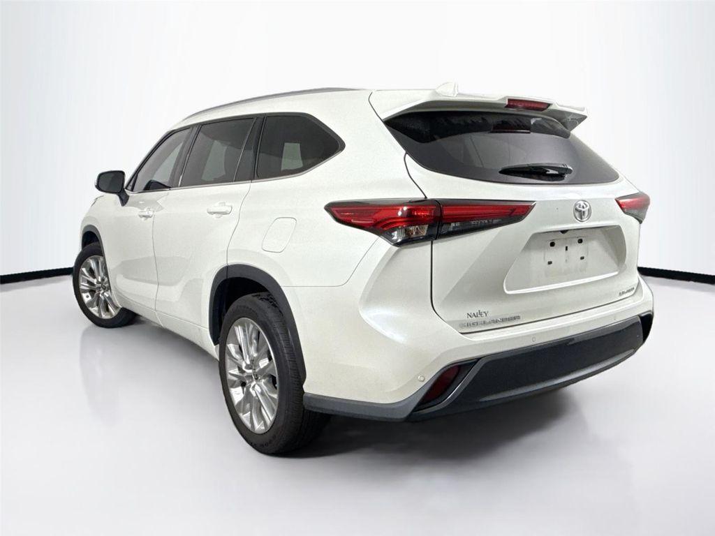 used 2021 Toyota Highlander car, priced at $34,000