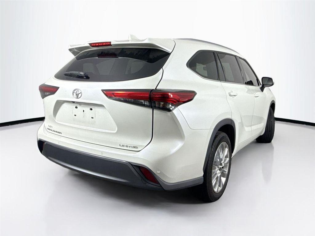 used 2021 Toyota Highlander car, priced at $34,000