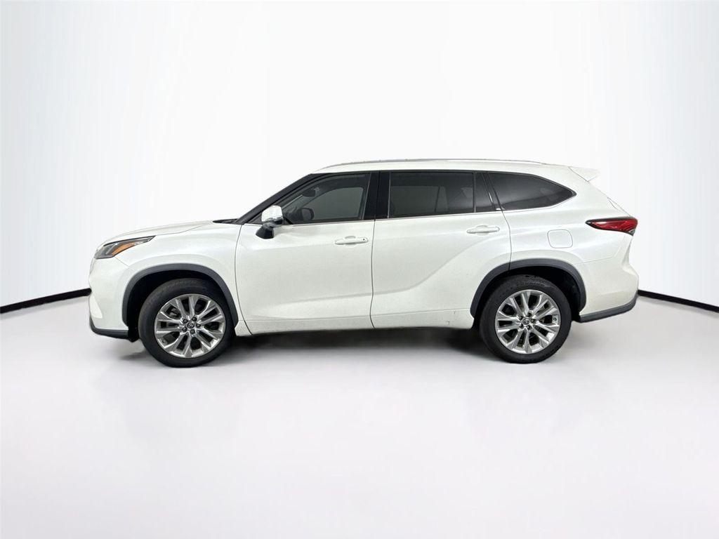used 2021 Toyota Highlander car, priced at $34,000