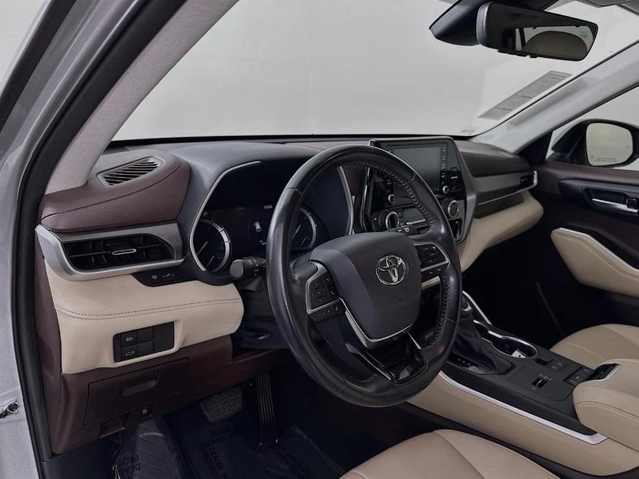 used 2021 Toyota Highlander car, priced at $37,000