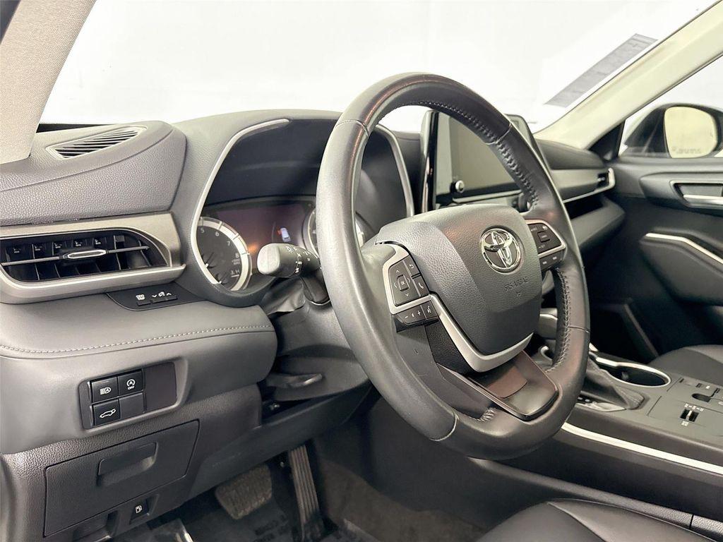 used 2023 Toyota Highlander car, priced at $43,000