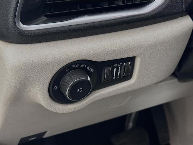 used 2023 Chrysler Pacifica car, priced at $31,000