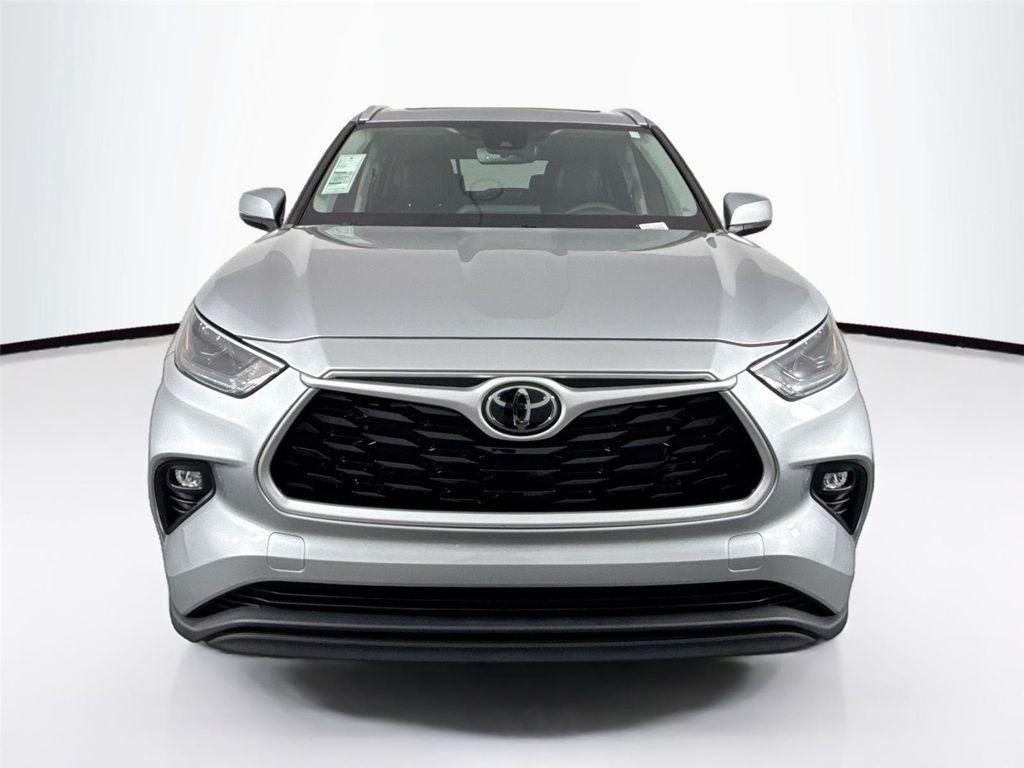 used 2023 Toyota Highlander car, priced at $42,500