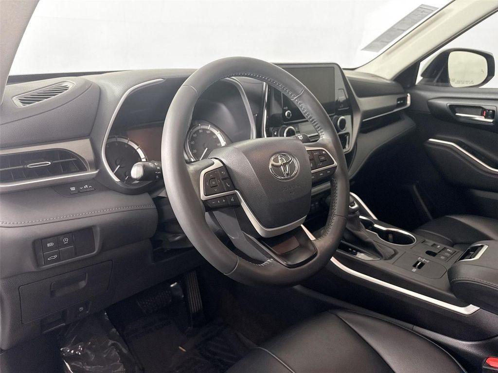 used 2023 Toyota Highlander car, priced at $42,500