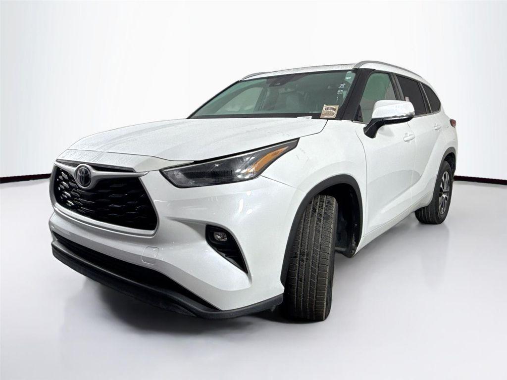 used 2023 Toyota Highlander car, priced at $38,500