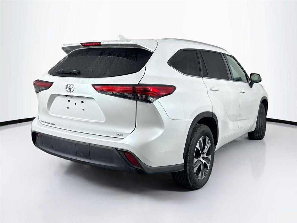 used 2023 Toyota Highlander car, priced at $38,500