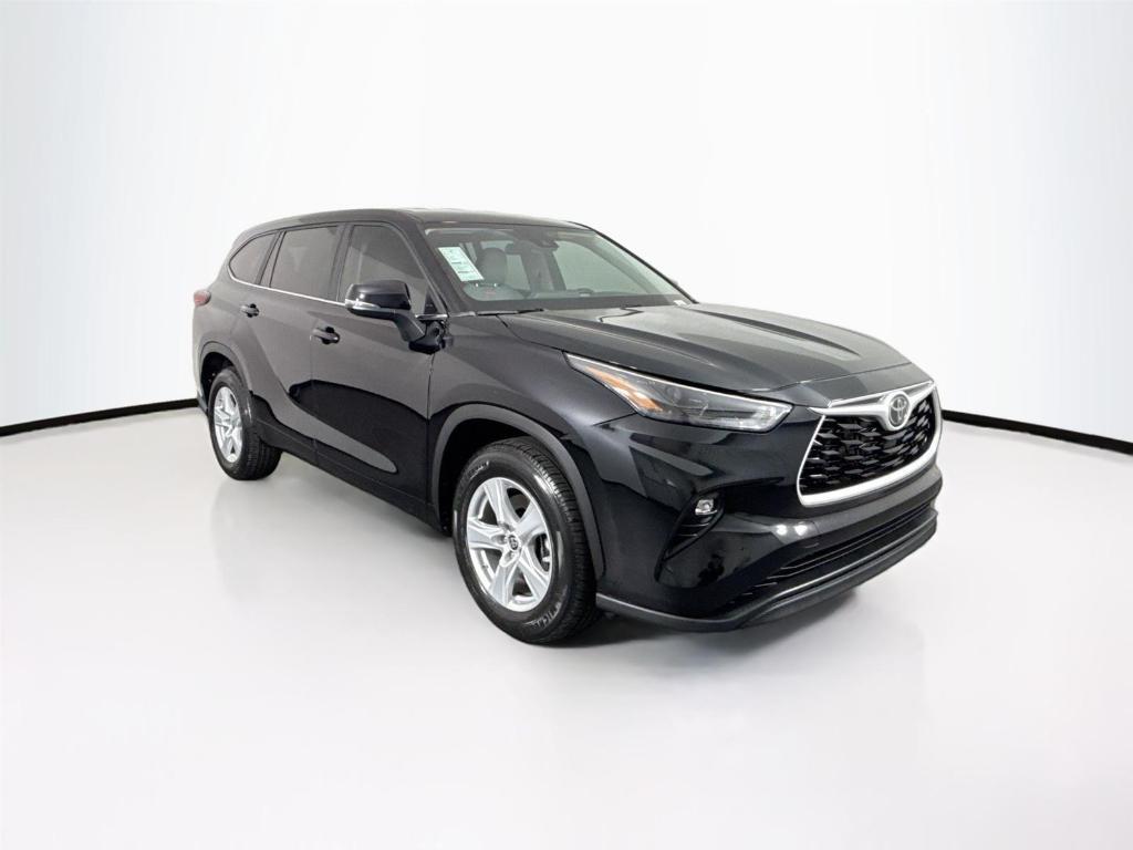 used 2023 Toyota Highlander car, priced at $37,500