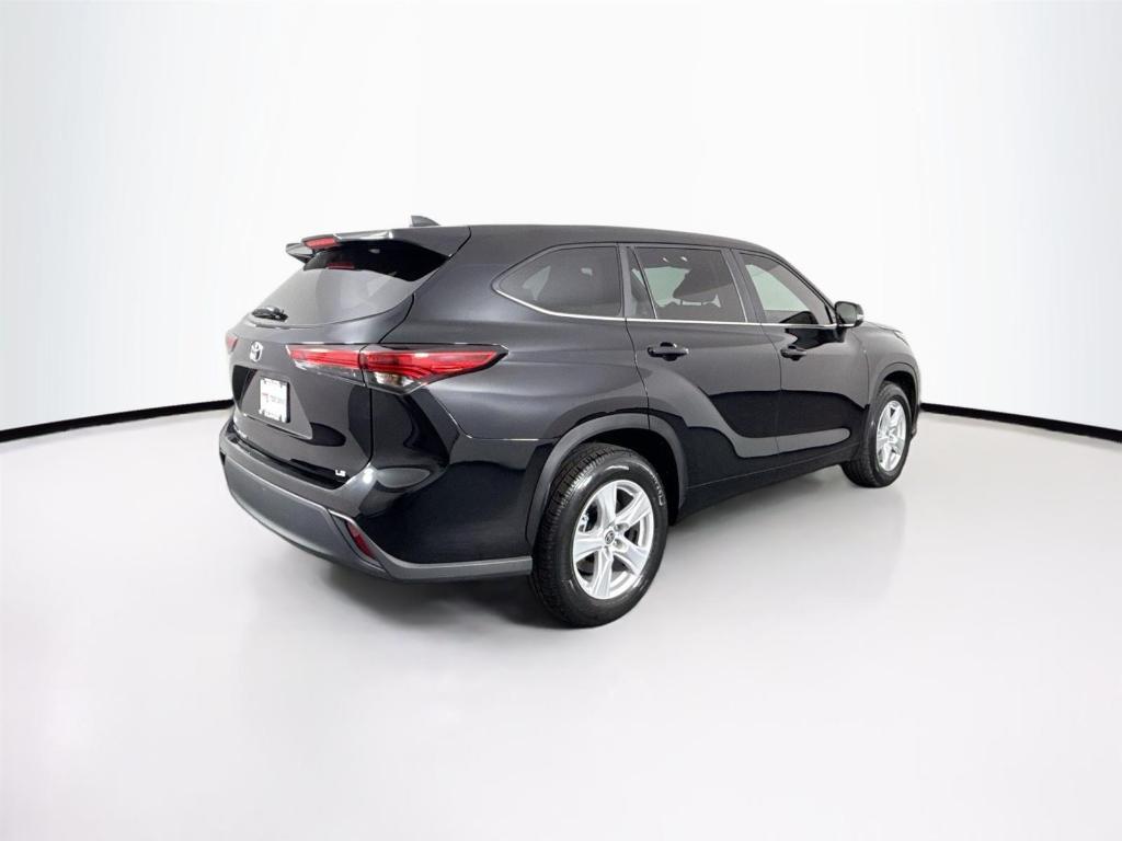 used 2023 Toyota Highlander car, priced at $37,500