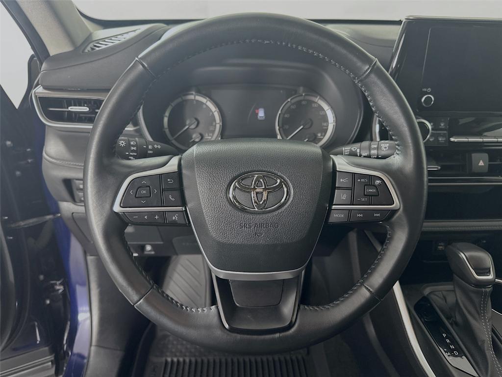 used 2023 Toyota Highlander car, priced at $35,000