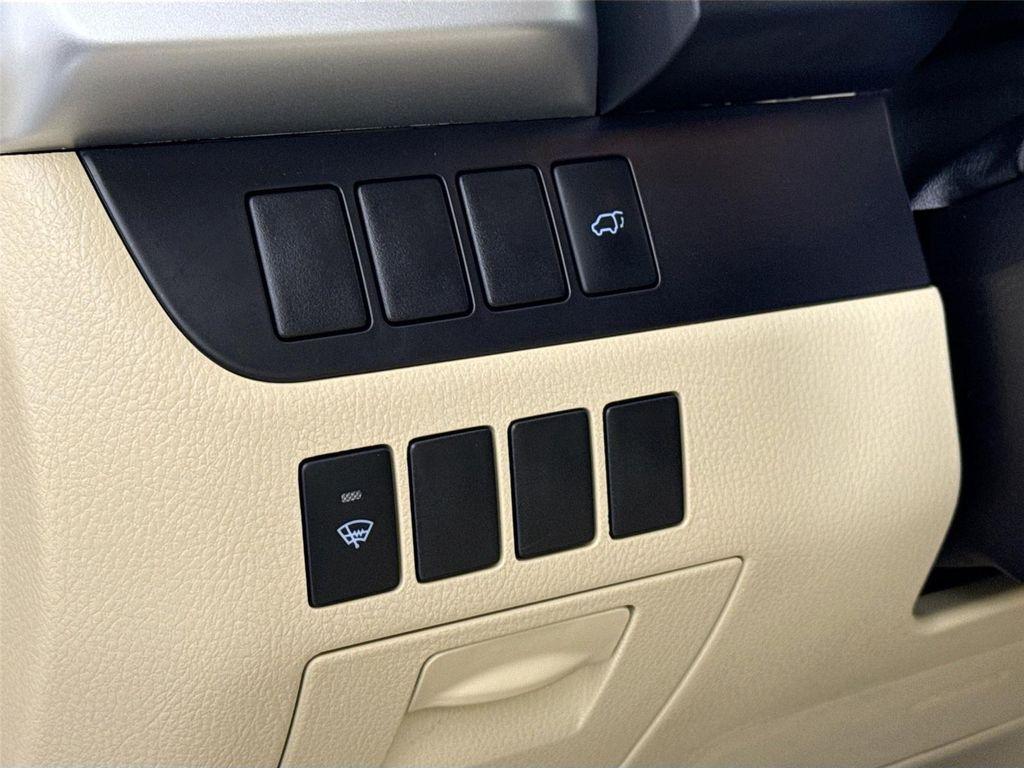 used 2016 Toyota Highlander car, priced at $22,500
