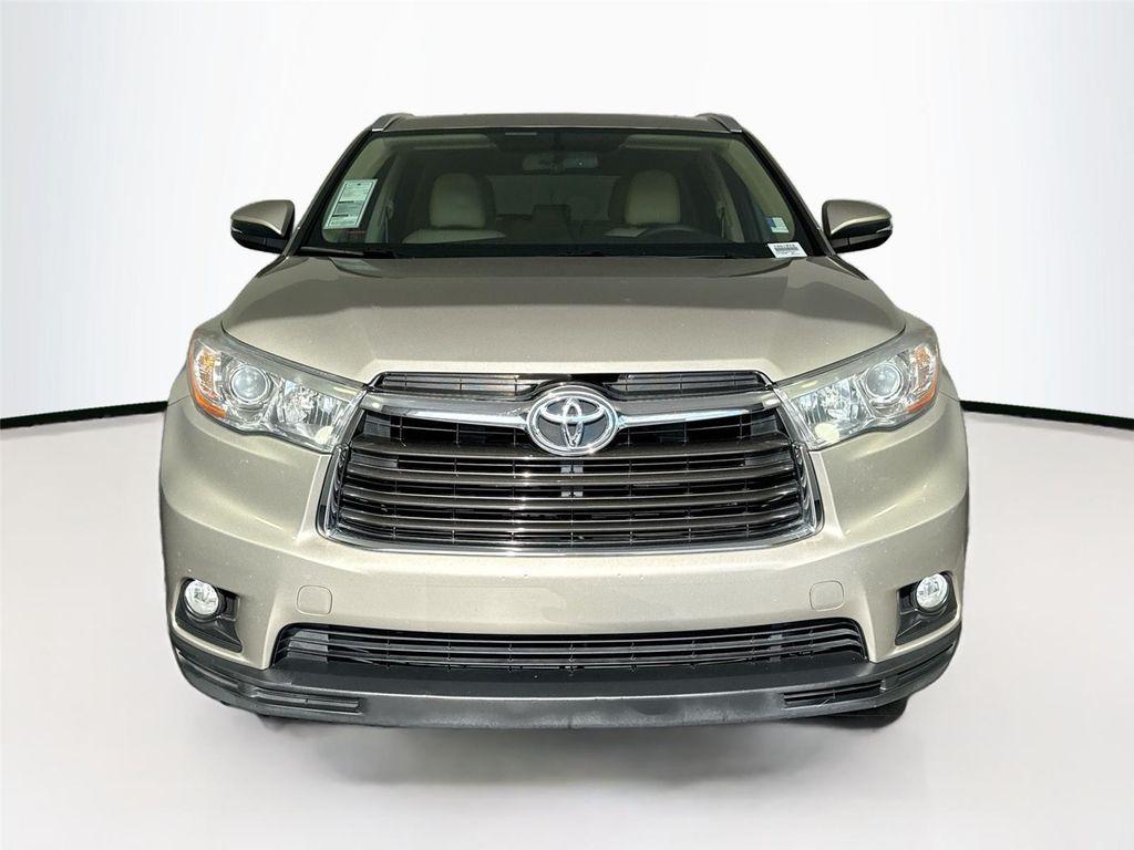 used 2016 Toyota Highlander car, priced at $22,500