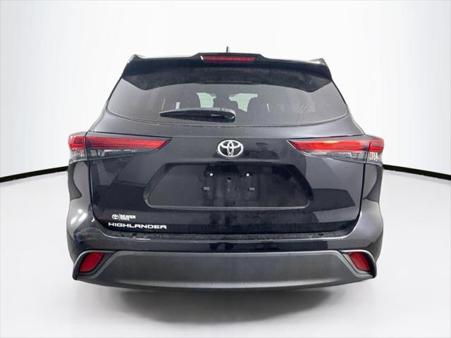 used 2022 Toyota Highlander car, priced at $35,000