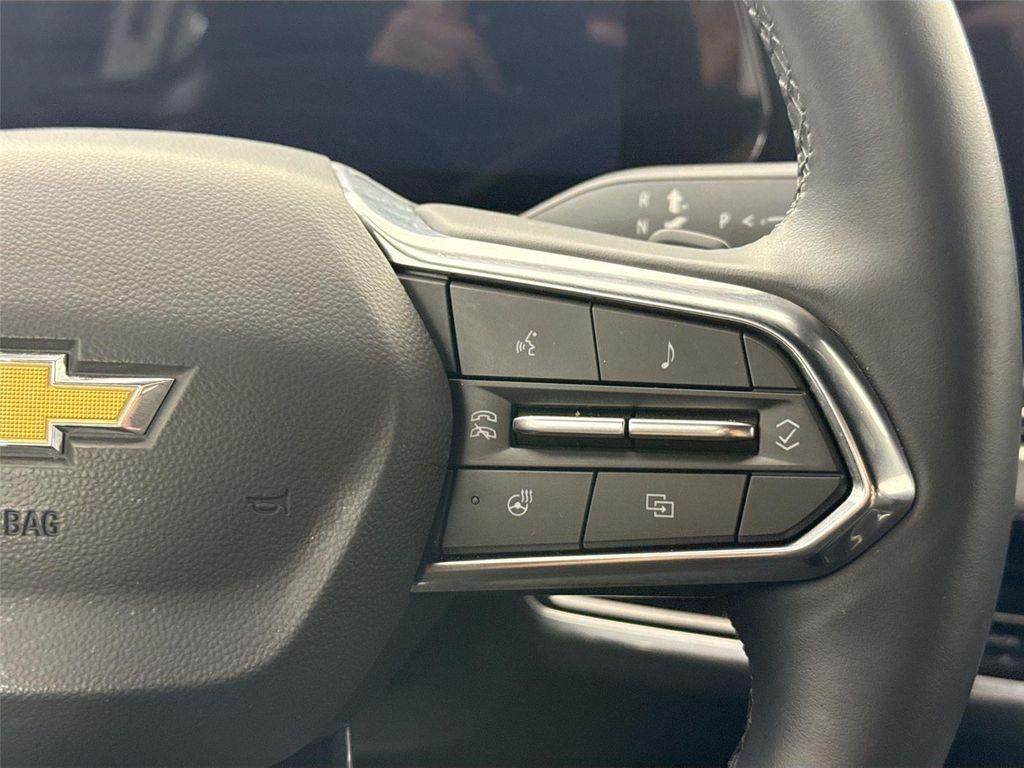 used 2025 Chevrolet Equinox car, priced at $29,000