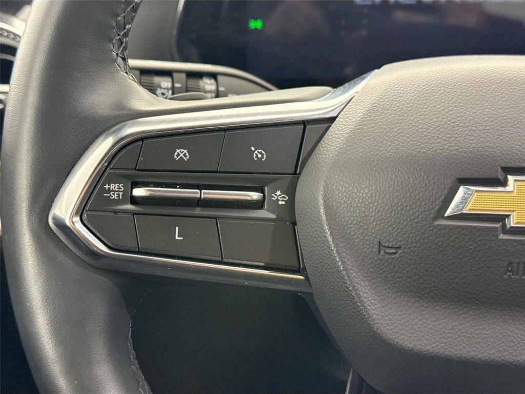 used 2025 Chevrolet Equinox car, priced at $29,000