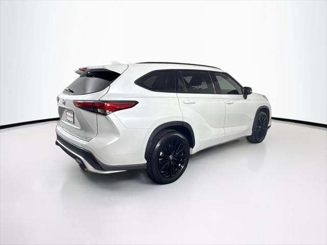 used 2023 Toyota Highlander car, priced at $46,500