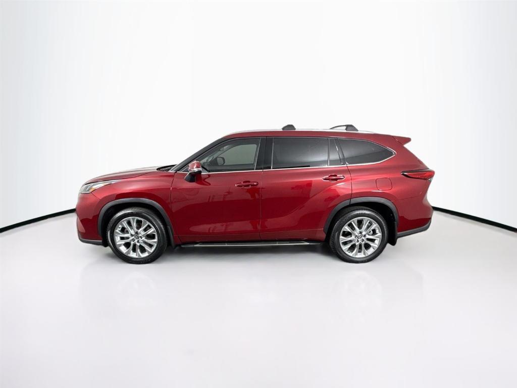 used 2021 Toyota Highlander car, priced at $36,000