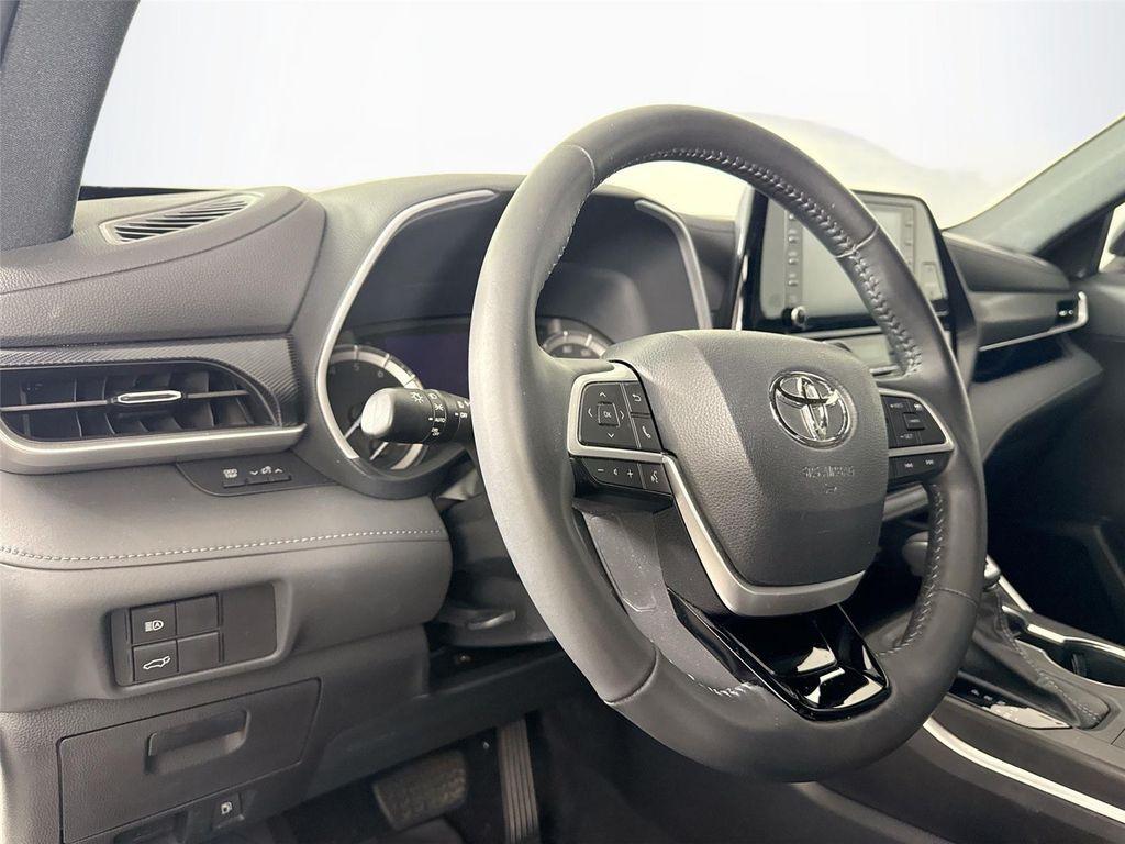 used 2022 Toyota Highlander car, priced at $42,000