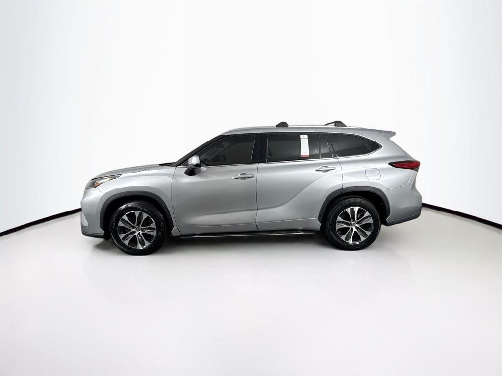 used 2020 Toyota Highlander car, priced at $34,000