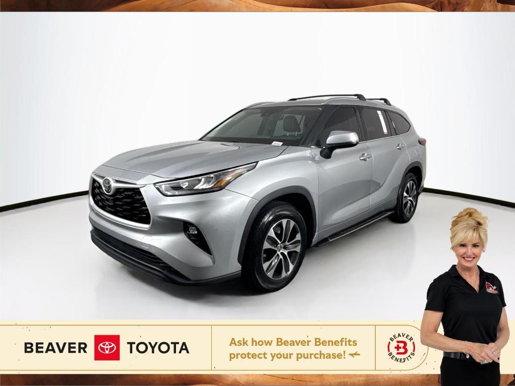 used 2020 Toyota Highlander car, priced at $34,000