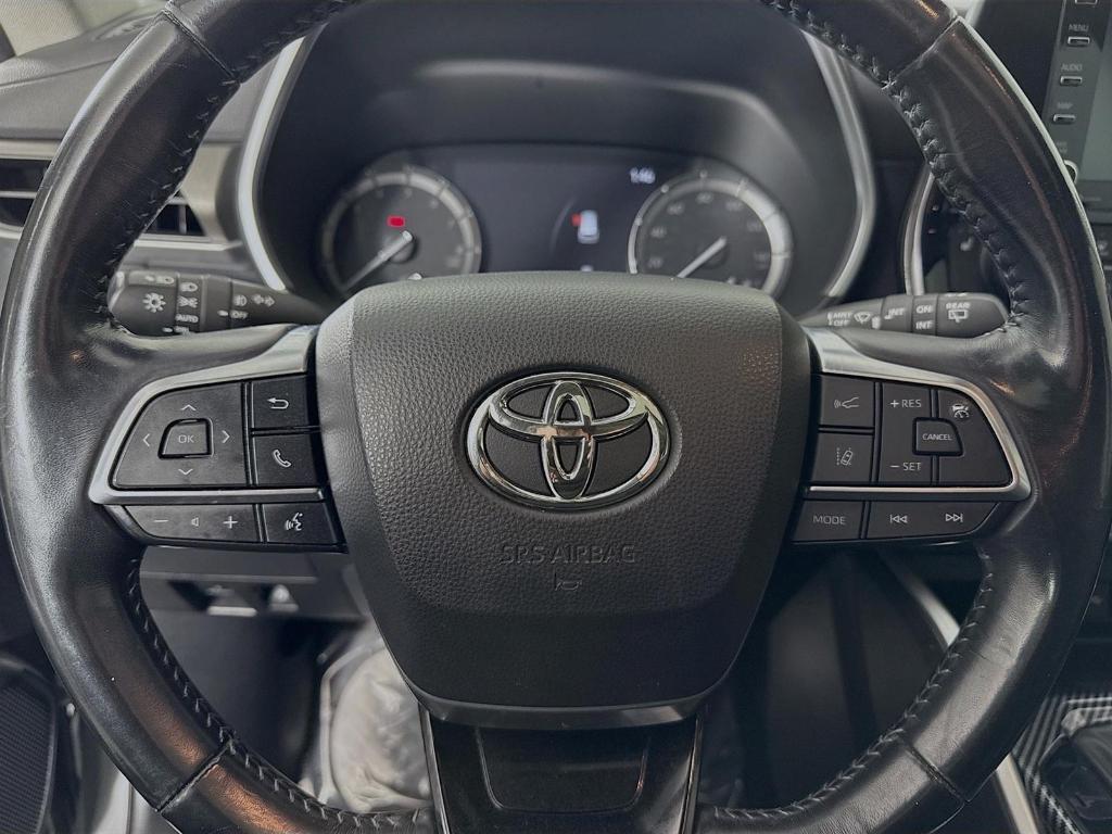 used 2020 Toyota Highlander car, priced at $34,000