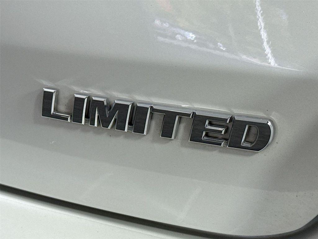 used 2019 Toyota Highlander car, priced at $28,300