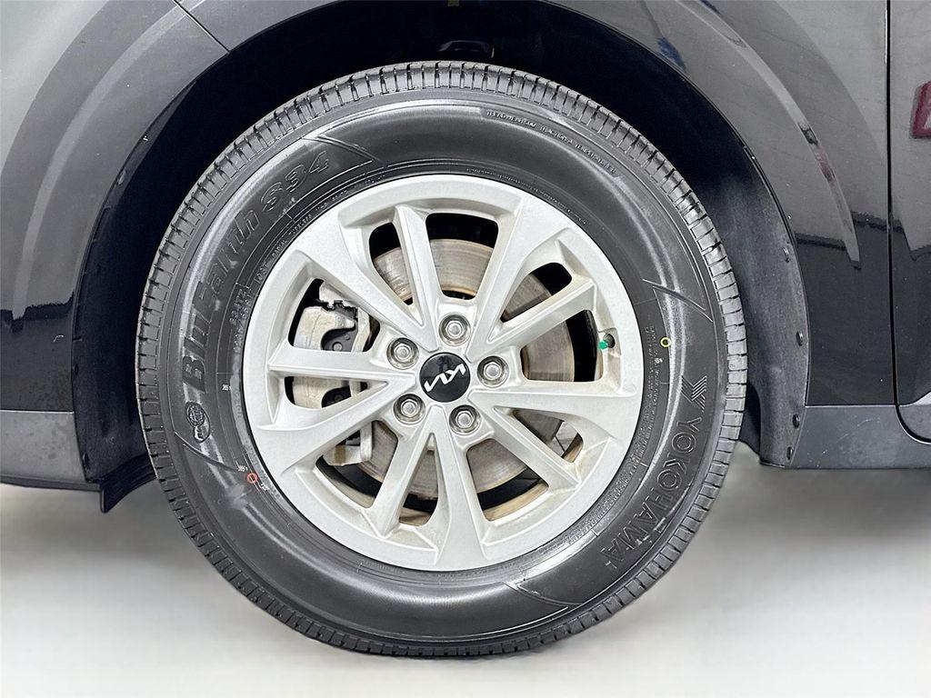 used 2024 Kia Carnival car, priced at $34,000