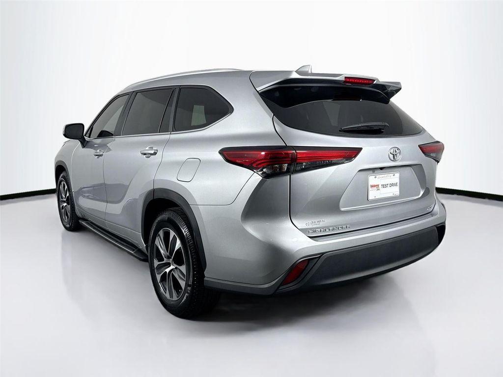 used 2023 Toyota Highlander car, priced at $39,500