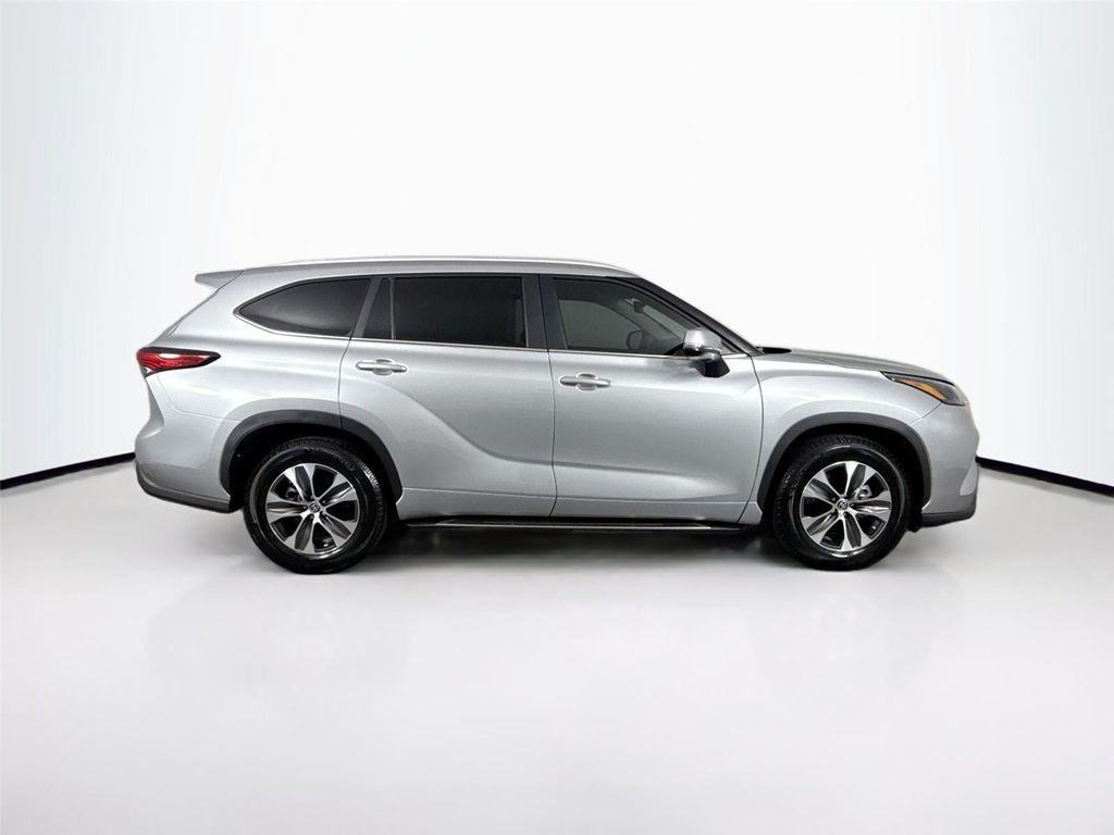 used 2023 Toyota Highlander car, priced at $39,500