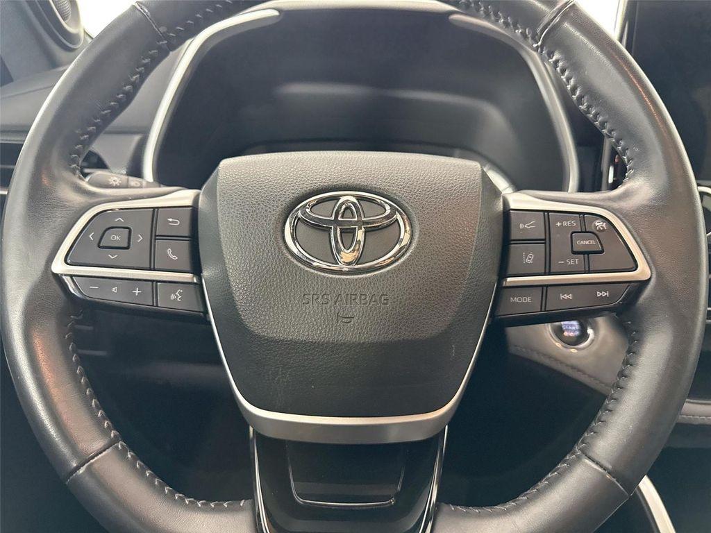 used 2023 Toyota Highlander car, priced at $40,000