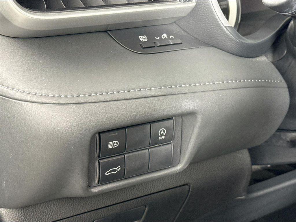 used 2023 Toyota Highlander car, priced at $40,000