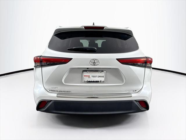 used 2022 Toyota Highlander car, priced at $34,000